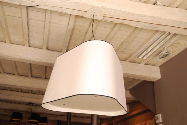 Dessiné par Hervé Langlais pour Designheure, le plafonnier « XXL Nuage Blanc » pourrait appartenir aux luminaires de la demeure de Pantagruel, par ses dimensions hallucinantes.