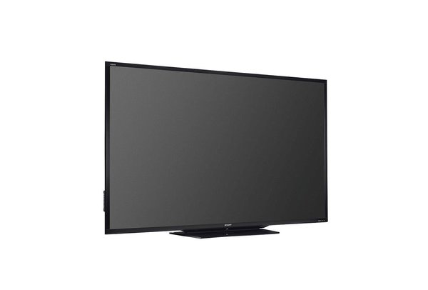 La grande taille ne pouvait pas laisser passer cette opportunité d’agrandir les postes de télévision pour concurrencer l’écran de cinéma. Ainsi Sharp développe une offre de TV de 32 à 90 pouces.