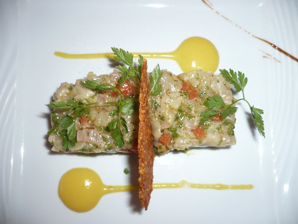 Ceviche de dorade pour une entrée fraîche et légère.
