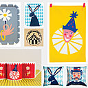 Affiches, mugs, torchons et plateaux de la nouvelle collection.