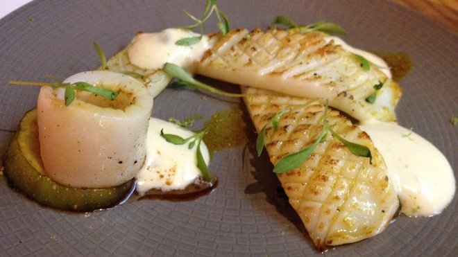 Un concept original pour remplacer les sempiternels plats et menus. Ici, on sert des «racion», des portions entre les tapas et les véritables plats.