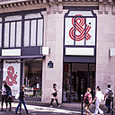 Devanture et nouveau logo pour le magasin Rougier & Ple 108 boulevard Saint Germain à Paris