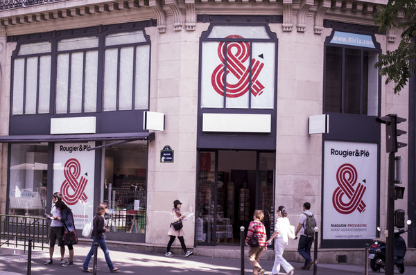 Devanture et nouveau logo pour le magasin Rougier & Ple 108 boulevard Saint Germain à Paris