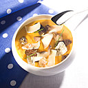 Haut les cœurs avec un délicieux velouté de courge Butternut aux morilles et copeaux de crottin de Chavignol.