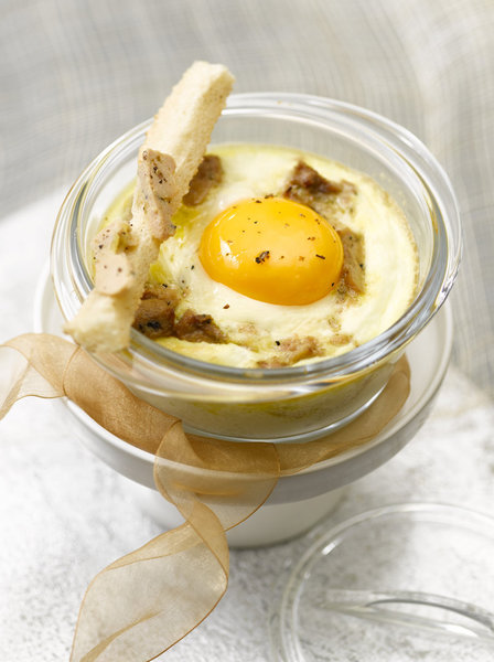 Peu cher, facile à cuisiner et riche en protéines, chaque Français déguste pas moins de 230 œufs par an.