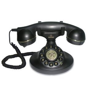 Un téléphone pour les adeptes du style vintage avec son style très décalé. Modèle filaire, sans répondeur. Téléphone vintage 10. Brondi.