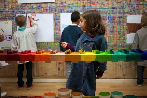 L'Atelier de Charenton et sa table de couleurs.