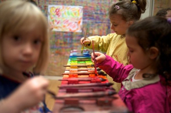 18 couleurs de peinture que l'on peut mélanger.