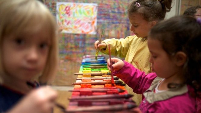 18 couleurs de peinture que l'on peut mélanger.