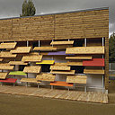 Réhabilitation d'une bibliothèque avec brise soleil multicolores.