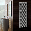 Destiné au chauffage central, un radiateur réalisé en minces tubes d’acier blancs, noirs ou colorés, tressés. Disponible en version horizontale ou verticale et trois épaisseurs de trame. H 51,5 à 190 cm. Trame Tubes Radiatori. Archibath.