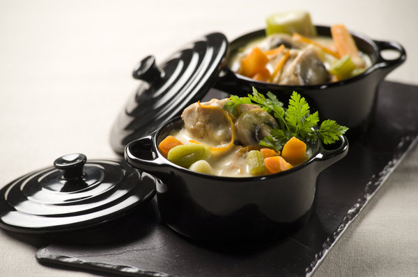 Relevé de quelques zestes d’orange et servi en cocottes individuelles, la blanquette prend du chic !