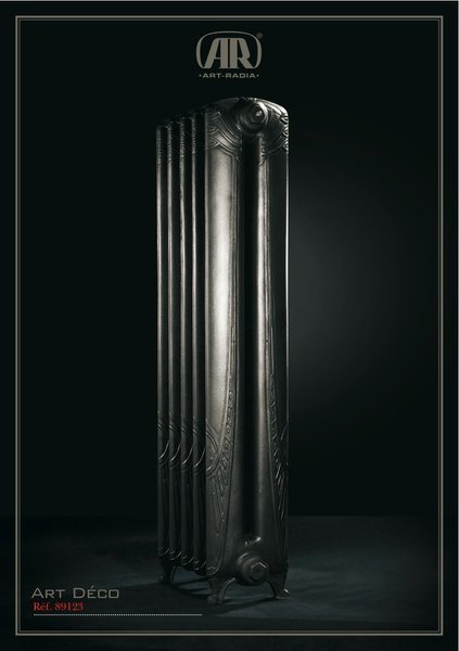 Les délicates sculptures qui ornent ce radiateur en fonte évoquent les années 20. Radiateur à 2 colonnes et de 3 à 10 éléments. H 123 cm. Pour eau chaude et vapeur à basse pression. Radiateur ArtDéco. Art Radia.