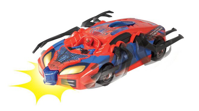 Au volant de sa voiture radio-commandée, Spiderman bien entendu. Au volant de sa voiture radio-commandée, Spiderman bien entendu.
