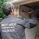 Etape 10: fixer la vis à l’intérieur sans visser à fond, laissant la possibilité ainsi d’ajuster le bâti par la suite.