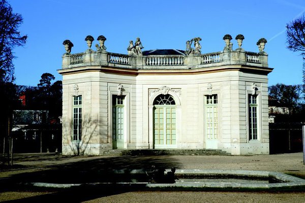 Le Pavillon français à Versailles dans les jardins de Trianon.