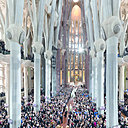 La Sagrada Familia éclairée lors de visite du pape Benoit XVI pour célébrer la cérémonie de la consécration de la Basilique.
