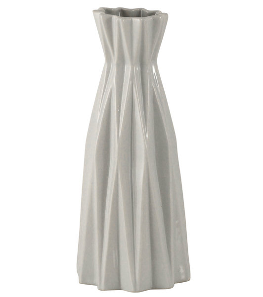 Un vase en céramique fabriqué en Thaïlande dans une petite entreprise familiale. H 23,5 cm. 20 €. Vase Song Arunsom. Slow Fashion House.