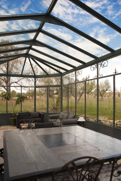 Véranda dédiée à l'espace salle à manger.