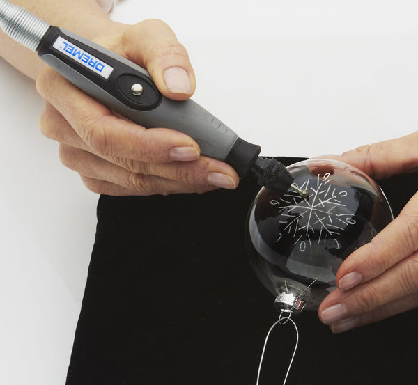 Etape 1 : Gravez avec la pointe diamant 7105.