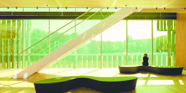 Les espaces varient progressivement, allant de la transparence à la lumière.