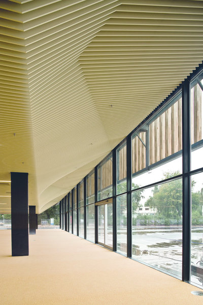 Une attention particulière a été portée sur le confort acoustique et visuel pour améliorer le confort de l’environnement de travail.