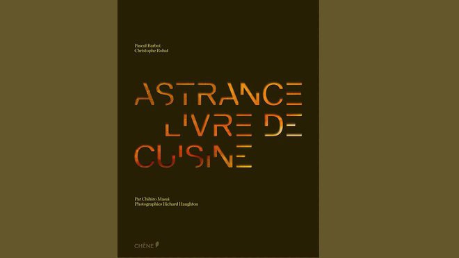 Dîner à l'Astrance...un rêve et un enchantement des papilles. Tout l'univers gourmand et raffiné de Pascal Barbot à retrouver dans un très beau livre. Dîner à l'Astrance...un rêve et un enchantement des papilles. Tout l'univers gourmand et raffiné de Pascal Barbot à retrouver dans un très beau livre.