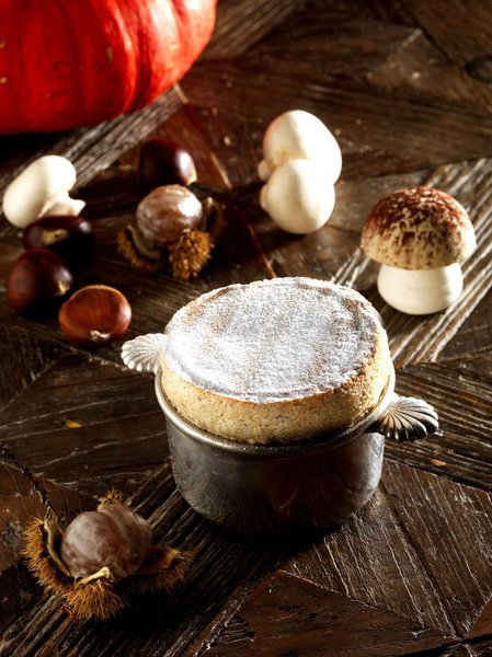 Une jolie entrée automnale dans laquelle le puissant parfum du cèpe répond à la douce châtaigne.