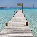 Le ponton privé de l'hôtel pour un tour en ski nautique ou une virée en mer.