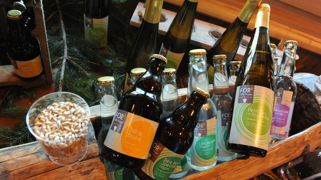 Festival de boissons locales: bière brune ou aromatisée au sapin des Vosges, limonade au sapin ou à la myrtille, petit cru de rhubarbe...