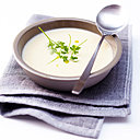 Pour une entrée hivernale chic, Picard a concocté un subtil velouté de légumes oubliés agrémenté de Saint-Jacques.