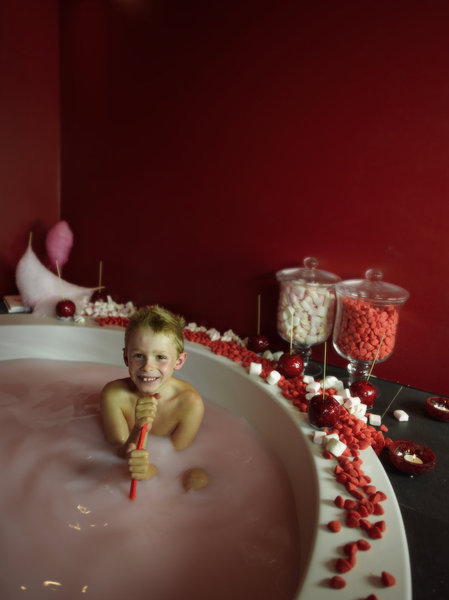 Modules spéciaux pour les enfants de 7 à 17 ans comme un bain  au lait-fraise.