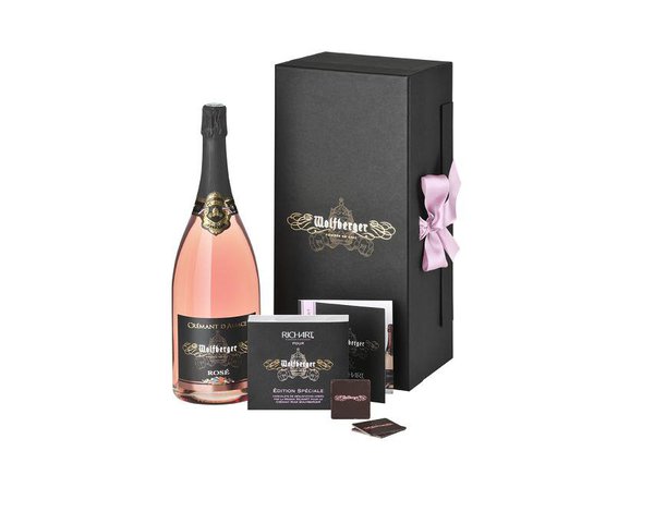 Bel accord, pourtant périlleux, de crémant rosé Wolfberger et de chocolats Richart.