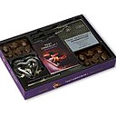 Moules en silicone, recettes et thermomètre, tout ce qu'il faut pour réaliser ses premiers chocolats.
