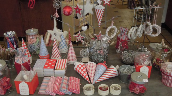 Etoiles en tous genres et cadeaux charmants.