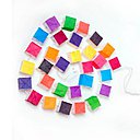 Comment résister à ces touches de couleurs ? Guirlande cubiste. Tsé & Tsé Associées. Comment résister à ces touches de couleurs ? Guirlande cubiste. Tsé & Tsé Associées.