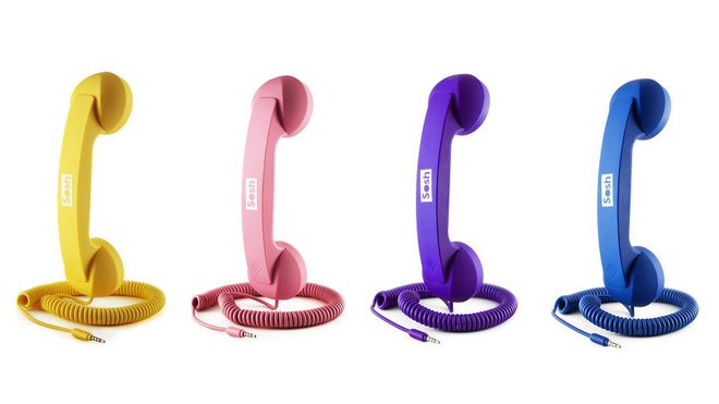 Hommage au légendaire « Allo » japonais, le combiné « Moshi Moshi » permet un excellent niveau d’écoute, tout en se protégeant des ondes, 29 €.