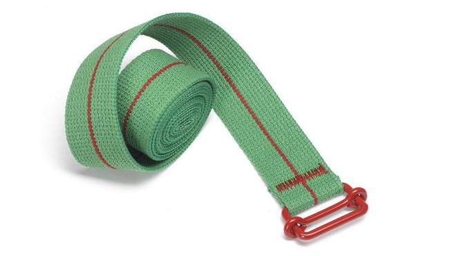 Brodées de fil rouge assorti à la boucle, les ceintures peuvent être brodées à vos initiales...so chic !