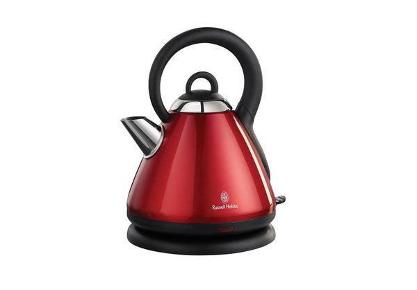 Un cadeau beau et pratique. Une bouilloire à l’allure vintage pour les cuisines qui ont du style. Capacité 1,8 l.Filtre amovible anti-calcaire. Bouilloire Cottage. 49,99 €. Russell Hobbs. www.russellhobbs.fr