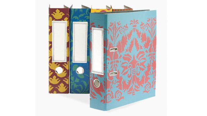 Classeurs dessinés par Isabelle de Borchgrave pour l'éditeur de papeterie de luxe Caspari.