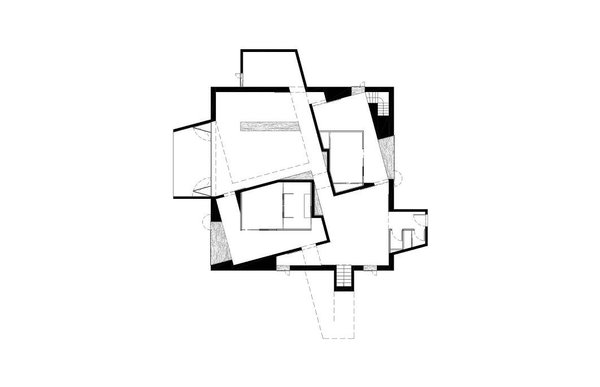 La base de la construction est un parallélépipède à base carrée vide, dans lequel se trouvent cinq volumes anguleux. Son fonctionnement s’apparente à celui d’une une poupée russe, c'est-à-dire une succession de pièces placées les unes à l’intérieur des autres, modulables à souhait.