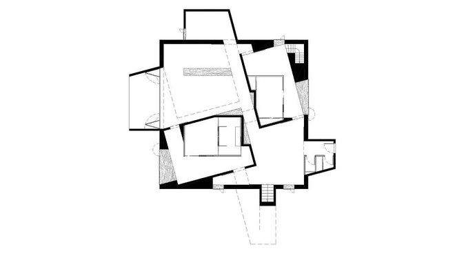 La base de la construction est un parallélépipède à base carrée vide, dans lequel se trouvent cinq volumes anguleux. Son fonctionnement s’apparente à celui d’une une poupée russe, c'est-à-dire une succession de pièces placées les unes à l’intérieur des autres, modulables à souhait.