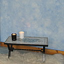 8 étapes pour réaliser très facilement une patine nuagée pour habiller un mur morne et blanc.