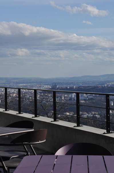Vue de l’atelier, parfaite salle de réunion ou de séminaire au décor original.