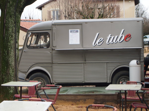 Un petit creux ? La buvette « Le tube » vous accueille pour déguster de délicieuses crêpes et gaufres le week-end.