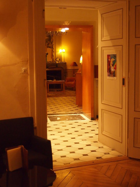 Le château possède sept salles indépendantes pour organiser des réunions, des événements d’entreprise, des mariages ou des banquets de 15 à 250 personnes.