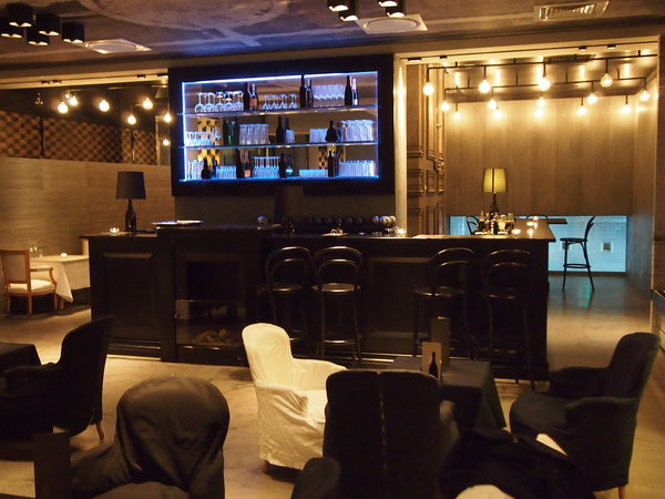 Le Blind Bar, ouvert du lundi au samedi de 11h00 à 1h30 du matin.