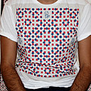 T-shirt assorti au papier.