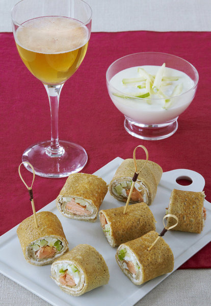 Des petites bouchées à prendre à l'apéritif, accompagné d'un verre de cidre acidulé et très frais qui rencontrera les notes douces du saumon glacé.