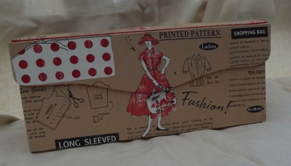 Refermée elle tient peu de place.